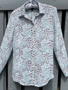Banana Republic Dillon long sleeve blouse in a delicate floral pattern